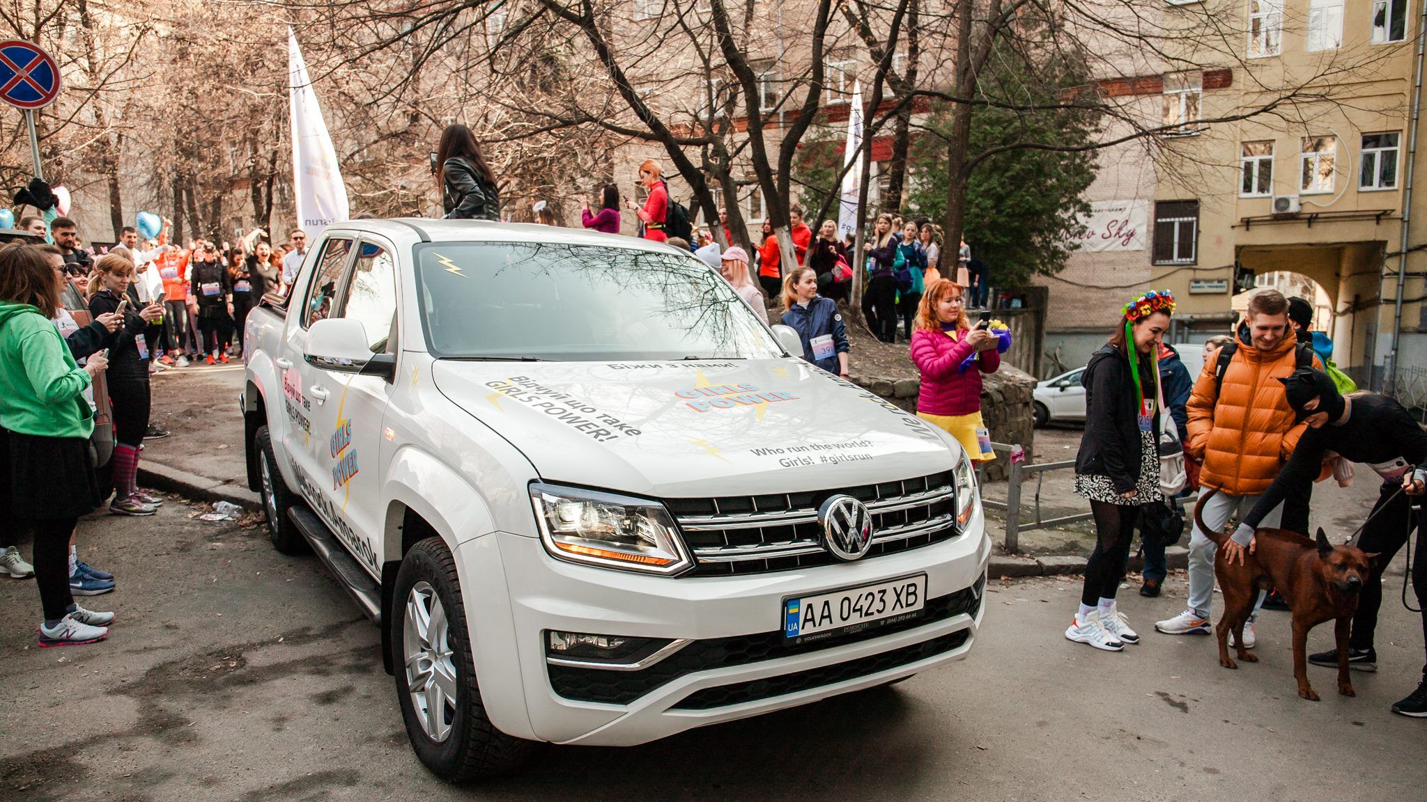 VW Caddy Transporter weiß