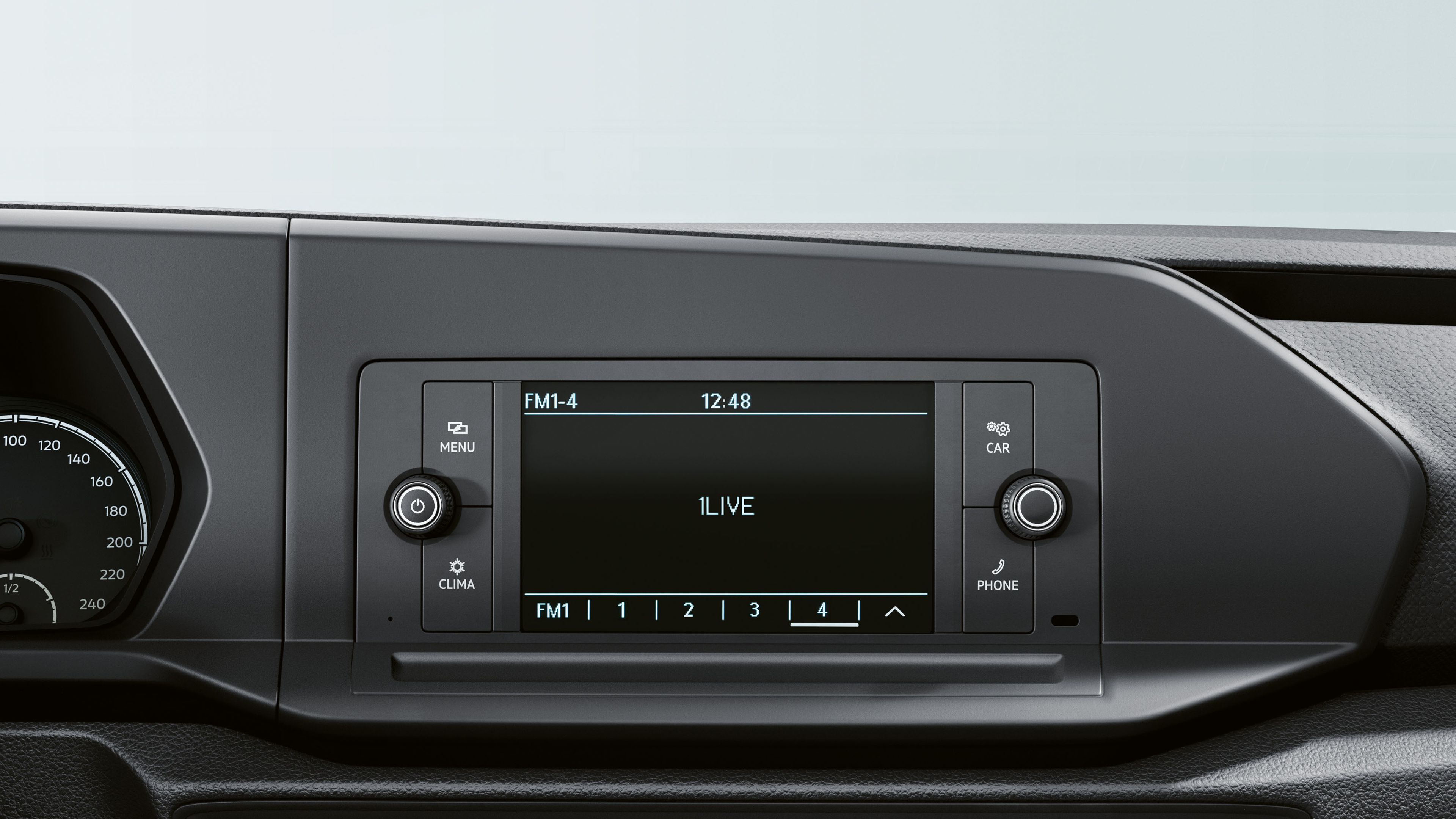 Das Radio Composition Audio in einem VW Caddy.